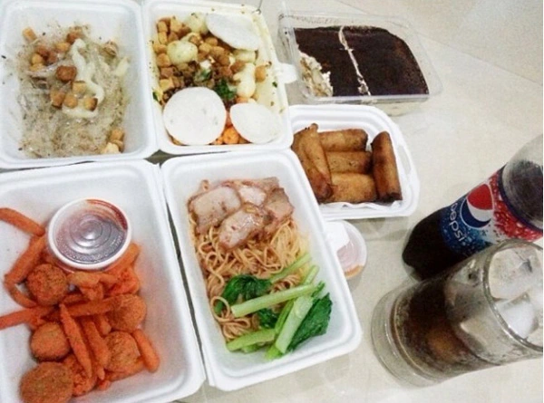 Giới trẻ Sài Gòn "kiếm bộn" vì mở hàng ăn trên Instagram và Facebook 6