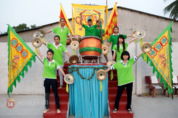 Chuyện nghề của những cô gái múa Lân Sư Rồng trẻ nhất Việt Nam 3