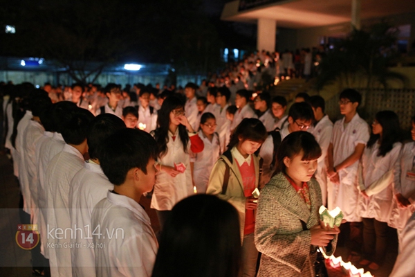 Sinh viên ĐH Y Dược Huế làm lễ tri ân những người đã hiến xác 8