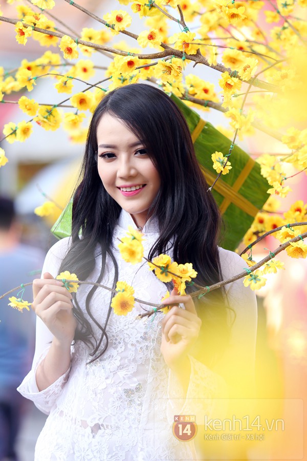 Huyền My, Ngọc Quý dạo phố đầu năm, xin chữ ông đồ 18