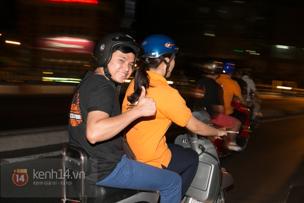 "Binh đo&agrave;n" Vespa nổi tiếng với kh&aacute;ch T&acirc;y ở S&agrave;i G&ograve;n 28