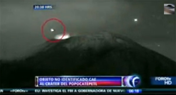 Video mới: UFO lao xuống miệng núi lửa ở Mexico 2