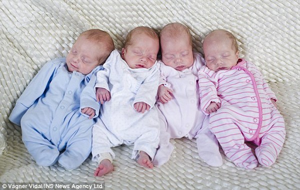 Tỷ lệ 1/70 triệu: Người phụ nữ hạ sinh 2 cặp sinh đôi cùng trứng 2
