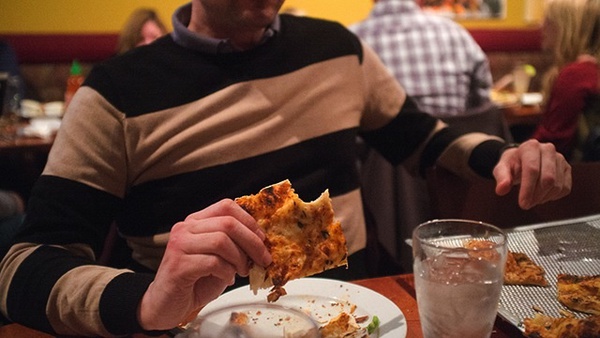 Người đàn ông chỉ ăn duy nhất món pizza suốt 25 năm qua 2