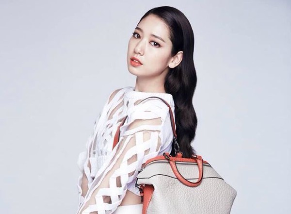 Bắt thóp "độc chiêu" làm đẹp của cô nàng mặt tròn Park Shin Hye 7