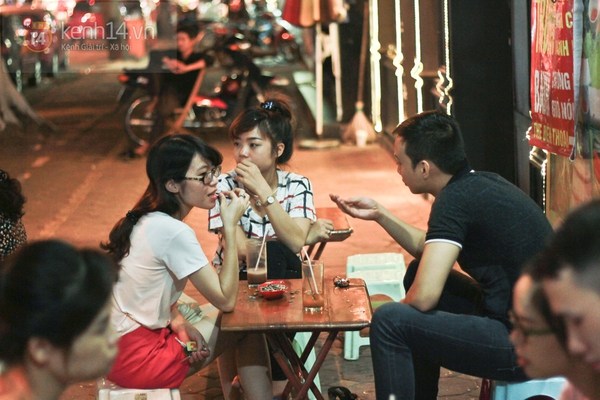 Kh&aacute;m ph&aacute; sức quyền rũ của cafe vỉa h&egrave; tr&ecirc;n phố H&agrave; Nội 13