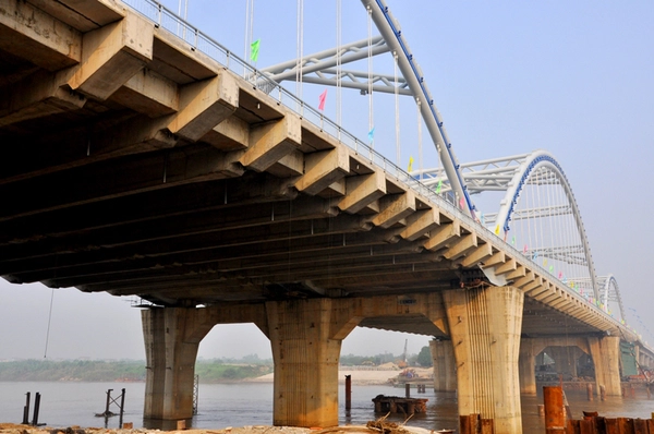 Thông xe cầu vòm ống thép đầu tiên ở Việt Nam trên sông Đuống 8