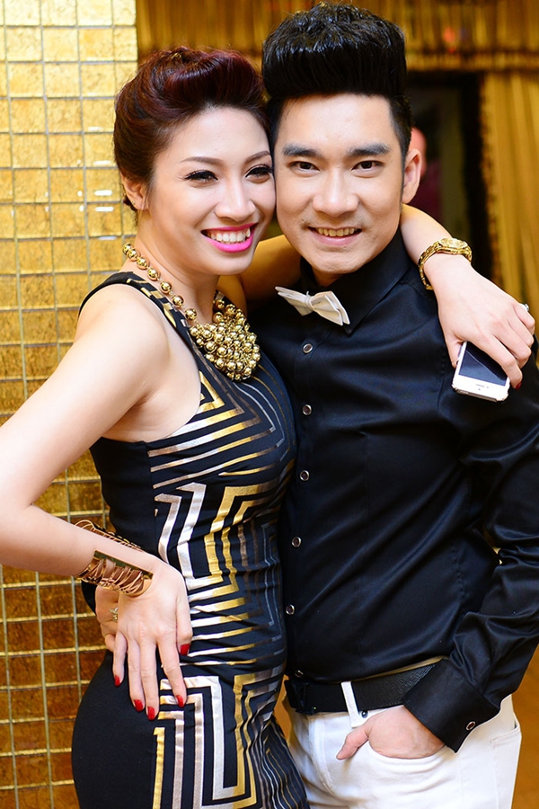 Quang Hà tình tứ người yêu trong sinh nhật 7