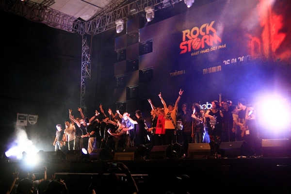 20.000 người “đắm mình” cùng “RockStorm” 37