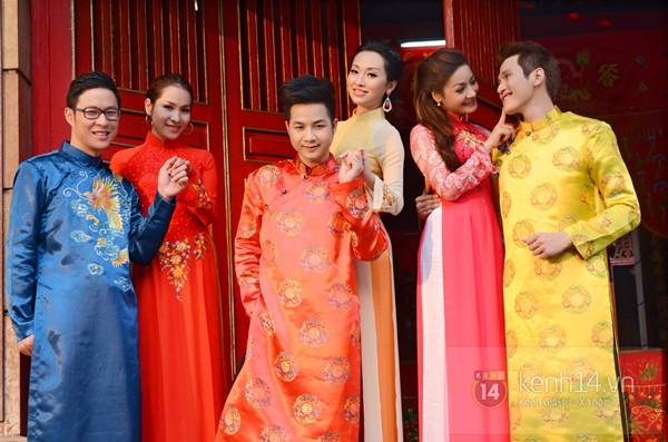 D&agrave;n sao Việt th&acirc;n thiết diện &aacute;o d&agrave;i du xu&acirc;n 5