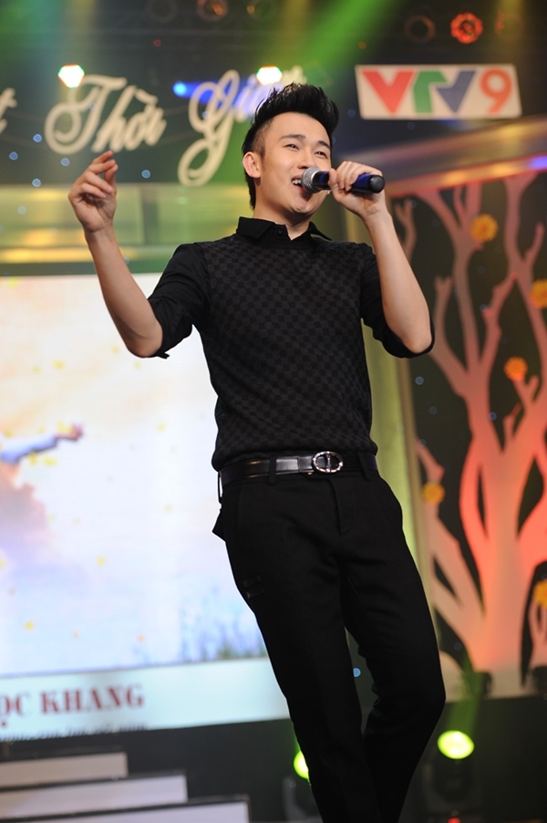 Thu Minh "quậy" tưng bừng c&ugrave;ng học tr&ograve; 8
