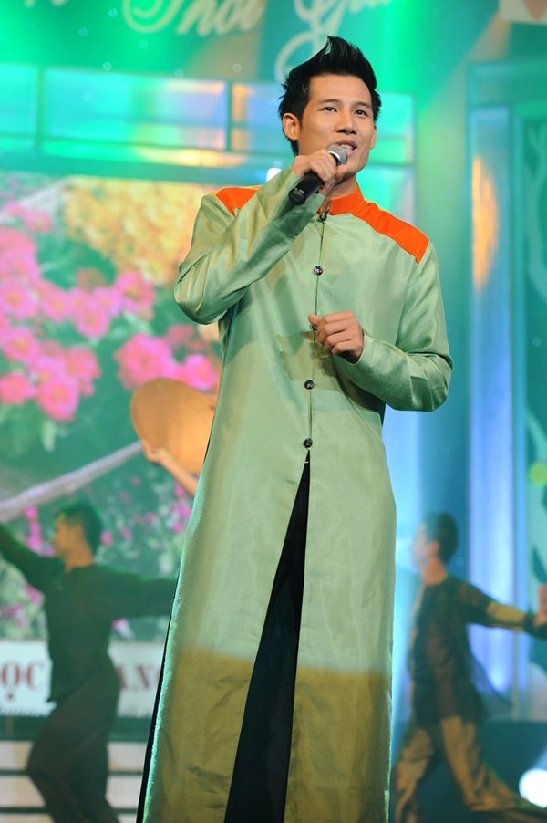 Thu Minh "quậy" tưng bừng c&ugrave;ng học tr&ograve; 10