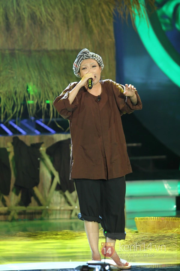 Khởi My xuất sắc đăng quang Qu&aacute;n qu&acirc;n "Gương mặt th&acirc;n quen" 32