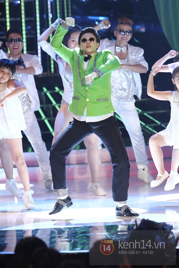 Khởi My xuất sắc đăng quang Qu&aacute;n qu&acirc;n "Gương mặt th&acirc;n quen" 20