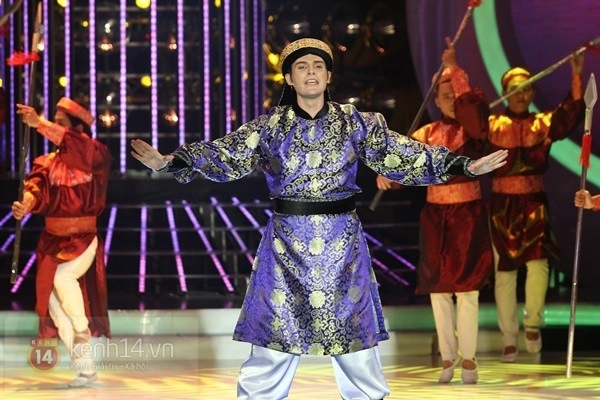 Khởi My xuất sắc đăng quang Qu&aacute;n qu&acirc;n "Gương mặt th&acirc;n quen" 28