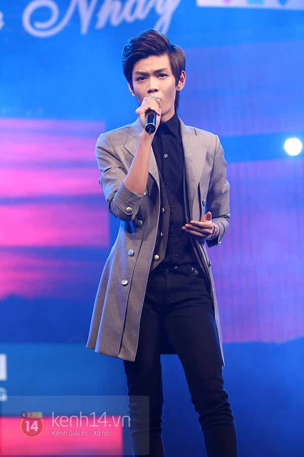 Sao nữ Vpop đua nhau khoe ch&acirc;n thon 11