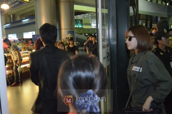 Jiyeon (T-ara) diện đồ fan Việt tặng ra sân bay về Hàn 10
