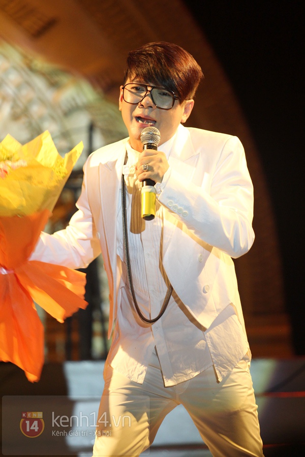Lâm Chi Khanh, Hương Giang Idol đối lập trên sân khấu 14