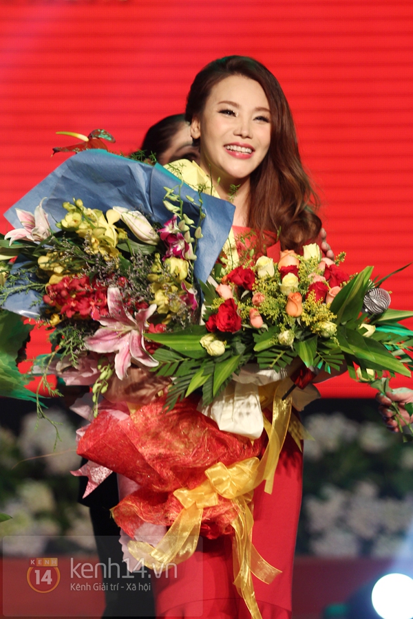 Hồ Quỳnh Hương bất ngờ thi tốt nghiệp 4