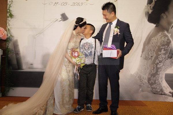 Mỹ Dzung vẫn xinh đẹp trong ngày cưới dù mang bầu 5 tháng 15