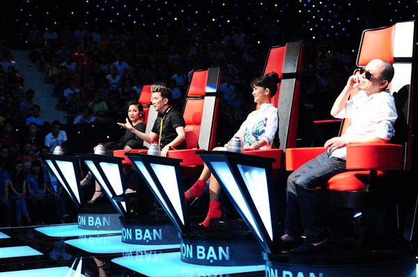 The Voice tập 3: Sân khấu bùng nổ với 2 cô em gái của "sư tử Kim Loan" 1