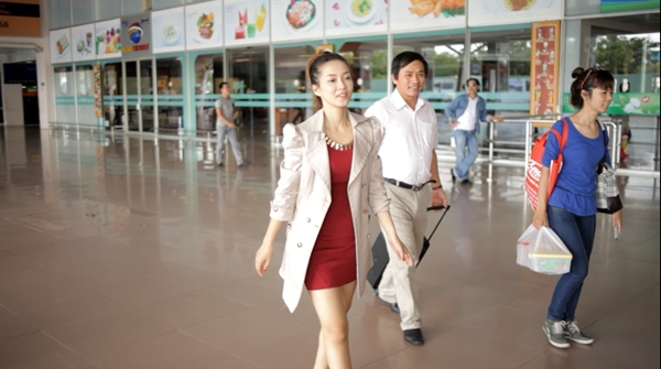 Đinh Hương, Sơn Ngọc Minh (V.Music) mời cha v&agrave;o Tp.HCM quay MV 2
