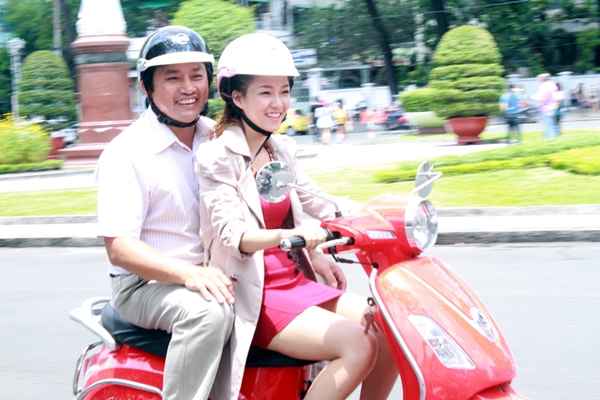 Đinh Hương, Sơn Ngọc Minh (V.Music) mời cha v&agrave;o Tp.HCM quay MV 4