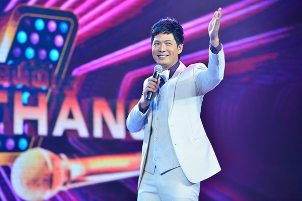 The Winner Is...: Ho&agrave;i Linh "nổi da g&agrave;" v&igrave; nh&oacute;m D&ograve;ng Thời Gian  1