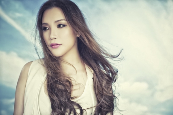 Hồ Quỳnh Hương tung MV cho hit trong album trở lại  9