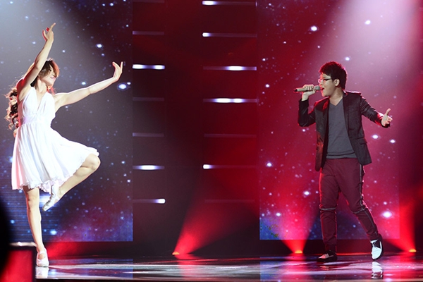 The Winner Is...: Ho&agrave;i Linh kh&ocirc;ng h&agrave;i l&ograve;ng c&aacute;ch chọn b&agrave;i của Quốc Thi&ecirc;n 8