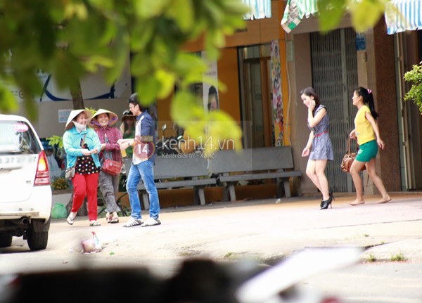 Đan Trường v&agrave; vợ xuất hiện tại s&acirc;n bay giữa "b&atilde;o" scandal 1