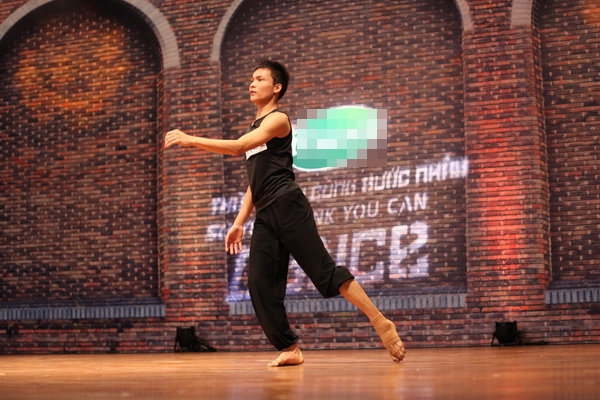 SYTYCD: "Bà mẹ 4 con trẻ trung" chinh phục BGK 14