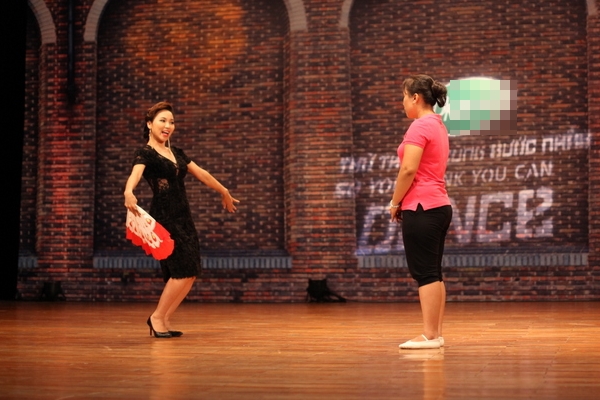 SYTYCD: "Bà mẹ 4 con trẻ trung" chinh phục BGK 11