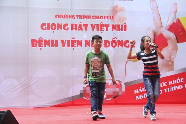 Thí sinh "The Voice Kids" giản dị hát tặng các bệnh nhi 4