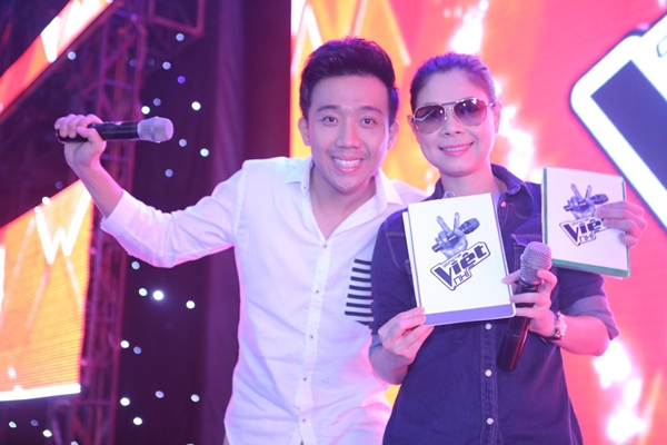 Thí sinh "The Voice Kids" quây quanh Thanh Thảo, Trấn Thành 12