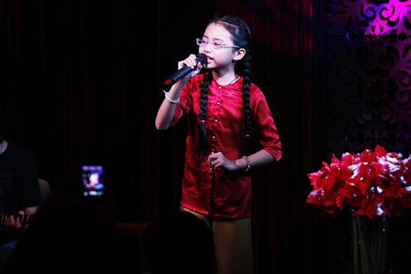 Khán giả phát "cuồng" trong đêm nhạc cảm ơn của Quang Anh, Mỹ Chi 9