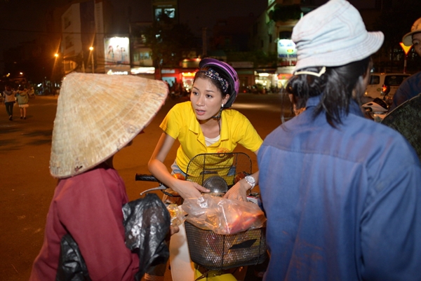 Ấm áp sao Việt làm từ thiện mùa Trung thu 2