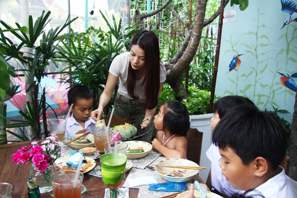 Ấm áp sao Việt làm từ thiện mùa Trung thu 17