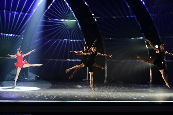 Sao Việt phấn khích với đêm ra mắt ấn tượng của Top 20 SYTYCD 15