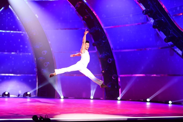 Sao Việt phấn khích với đêm ra mắt ấn tượng của Top 20 SYTYCD 25