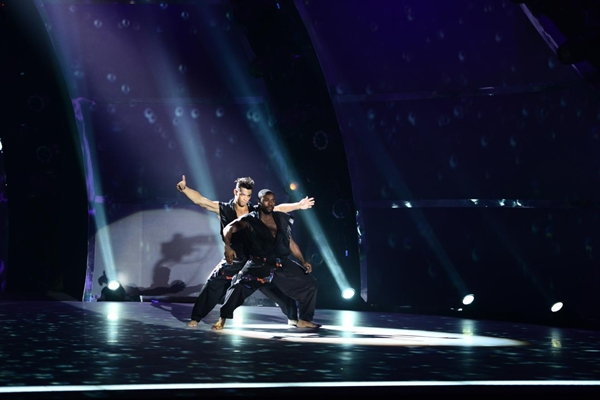 Sao Việt phấn khích với đêm ra mắt ấn tượng của Top 20 SYTYCD 28