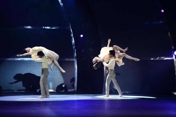 Sao Việt phấn khích với đêm ra mắt ấn tượng của Top 20 SYTYCD 5