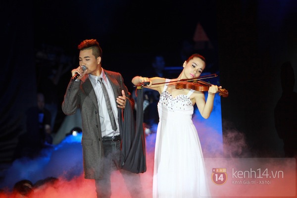 Liveshow 1 The Voice Việt: Song Tú là "Queen of the night" 11