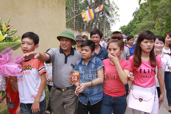 Quang Anh trở về quê nhà trong sự chào đón nồng nhiệt của người dân 9