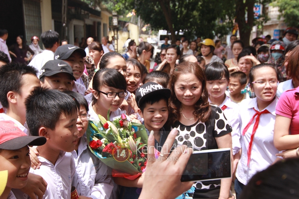 Quang Anh trở về quê nhà trong sự chào đón nồng nhiệt của người dân 13