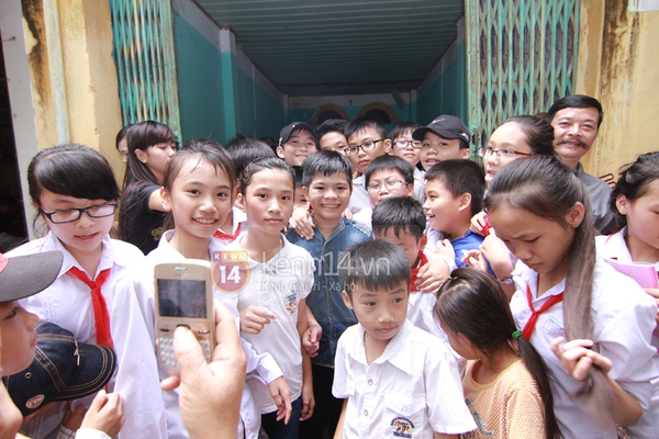 Quang Anh trở về quê nhà trong sự chào đón nồng nhiệt của người dân 19