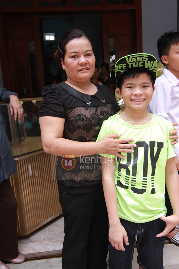Quang Anh trở về quê nhà trong sự chào đón nồng nhiệt của người dân 23