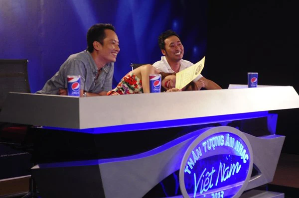 Mỹ Tâm bất ngờ hát "Hương ngọc lan" trên ghế nóng "Vietnam Idol" 15