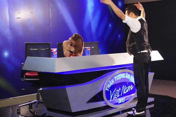 Mỹ Tâm bất ngờ hát "Hương ngọc lan" trên ghế nóng "Vietnam Idol" 7