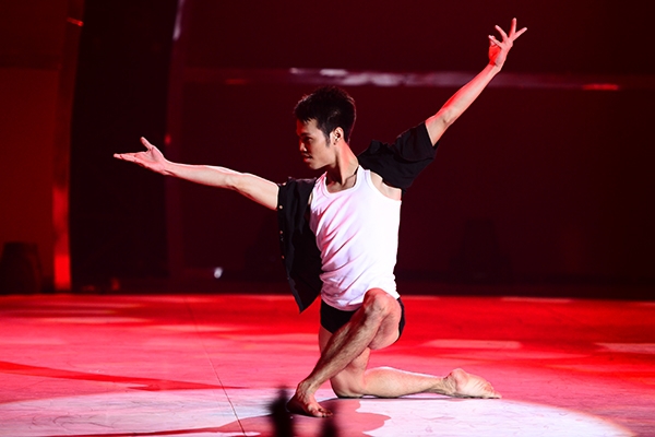 SYTYCD: Gi&aacute;m khảo Ho&agrave;i Linh "tr&aacute;ch" kh&aacute;n giả 9